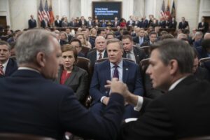 Budget américain 2027 : la Chambre vote 1 150 milliards pour la défense, quatre voix d'écart et bataille au Sénat