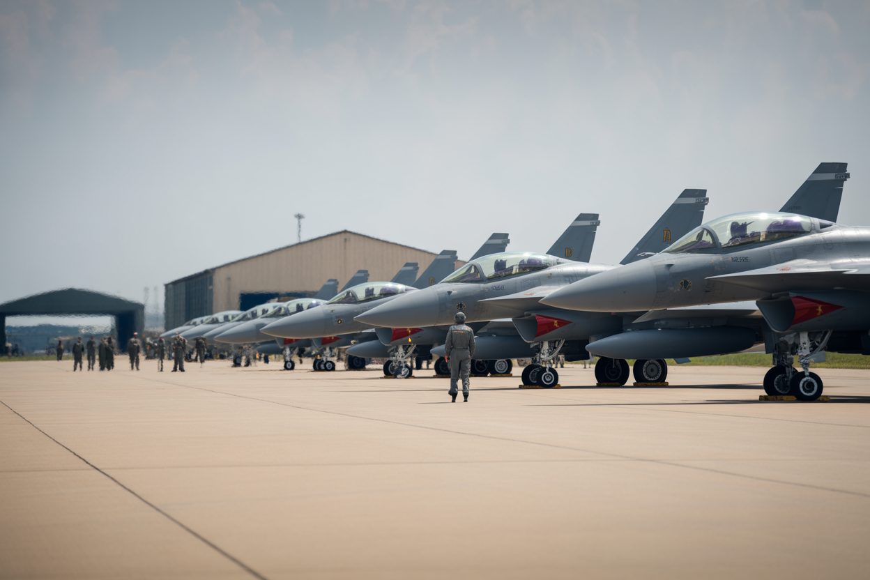 L'Inde confirme l'achat de 114 Rafale pour 34 milliards d'euros : Dassault, Safran et Thales face à vingt ans de production L'Inde confirme l'achat de 114 Rafale pour 34 milliards d'euros : Dassault, Safran et Thales face à vingt ans de production