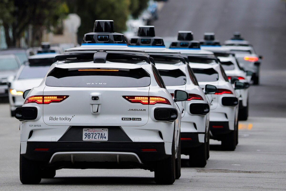Waymo cloue ses robotaxis à San Francisco : une coupure de courant et tout s'arrête