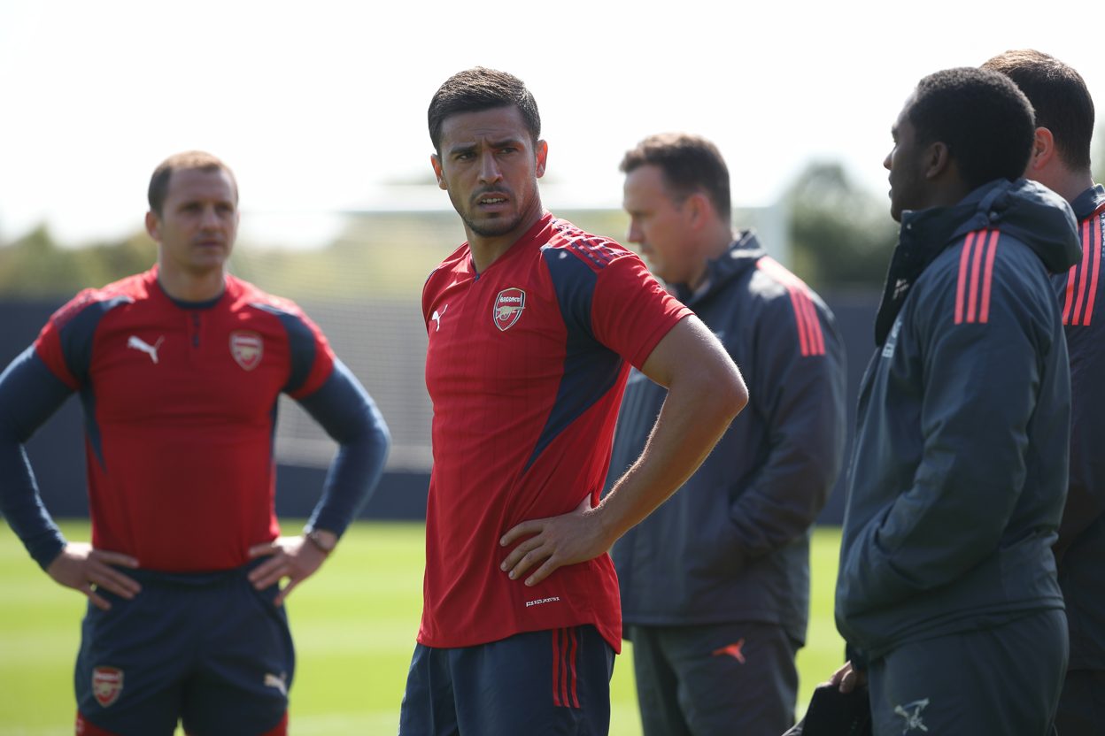 William Saliba évitera l'opération : Arsenal mise sur un traitement conservateur et perd son défenseur cet été