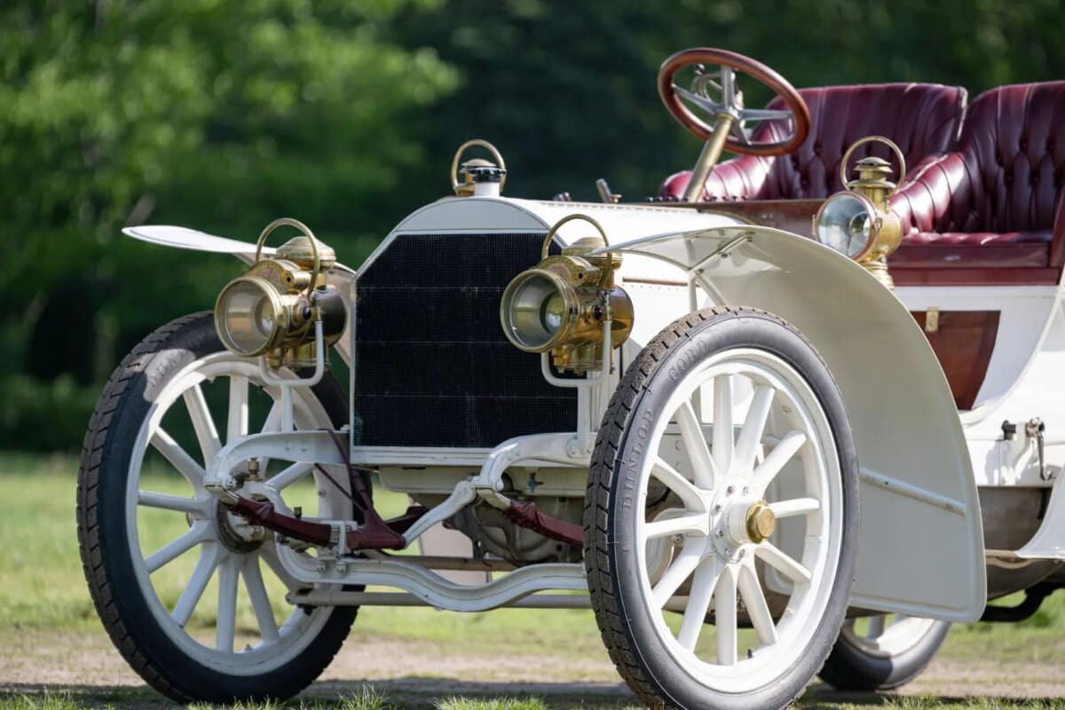 Mercedes-Simplex 40 PS de 1904 moteur 6,8 litres d'origine intact à 122 ans mise aux enchères une des premières automobiles modernes de l'histoire
