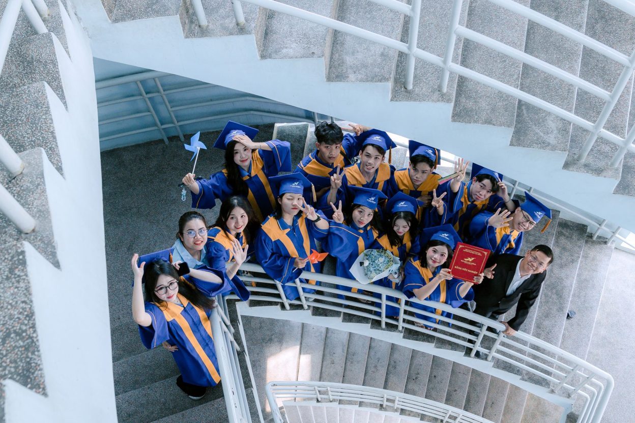 41 nouveaux diplômés à l'EGC Business School de La Réunion, 36 ans après sa création 41 nouveaux diplômés à l'EGC Business School de La Réunion, 36 ans après sa création