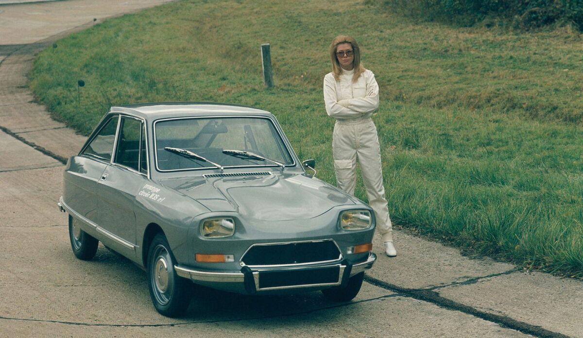 Citroën M35 face avant coupé rotatif Wankel freins disque phares design 1970