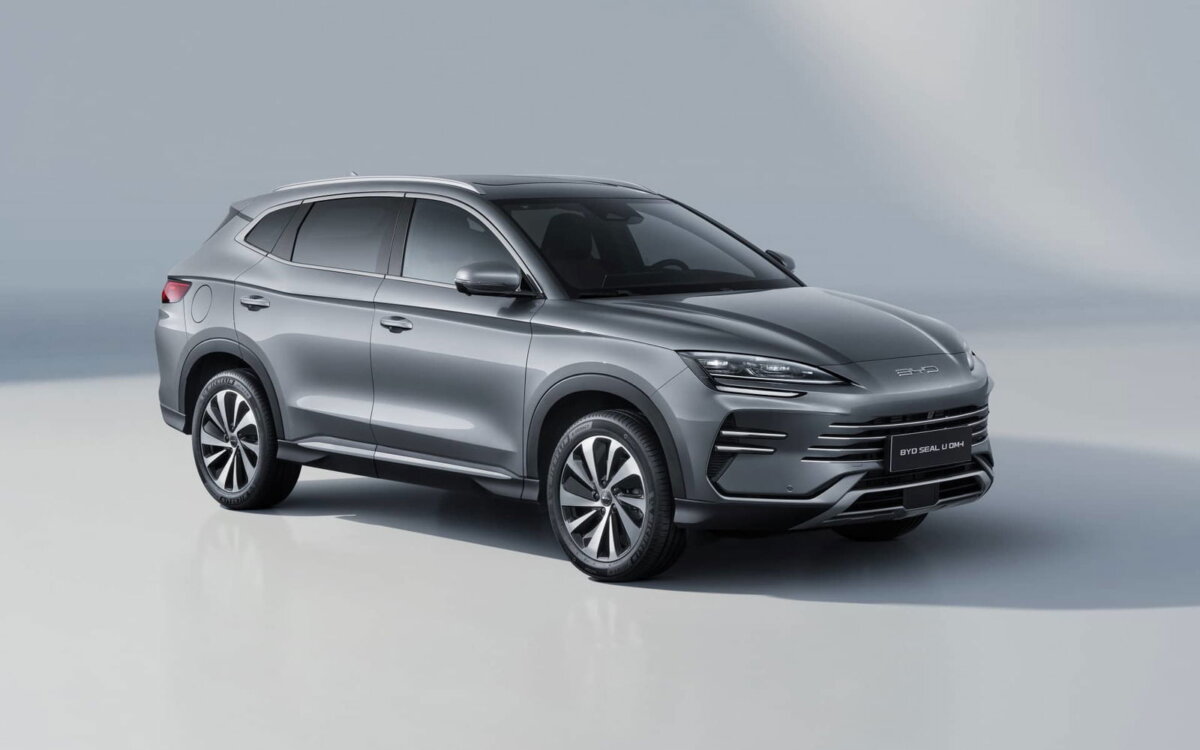 BYD Seal U DM-i PHEV hybride rechargeable chinois face avant marché Europe 2026