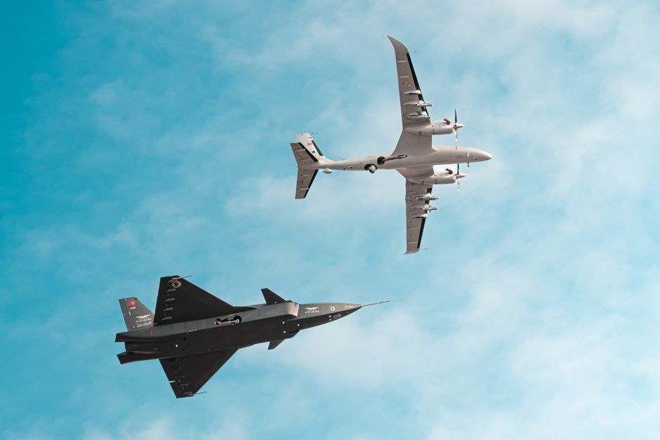 Une vue dynamique de deux avions de chasse