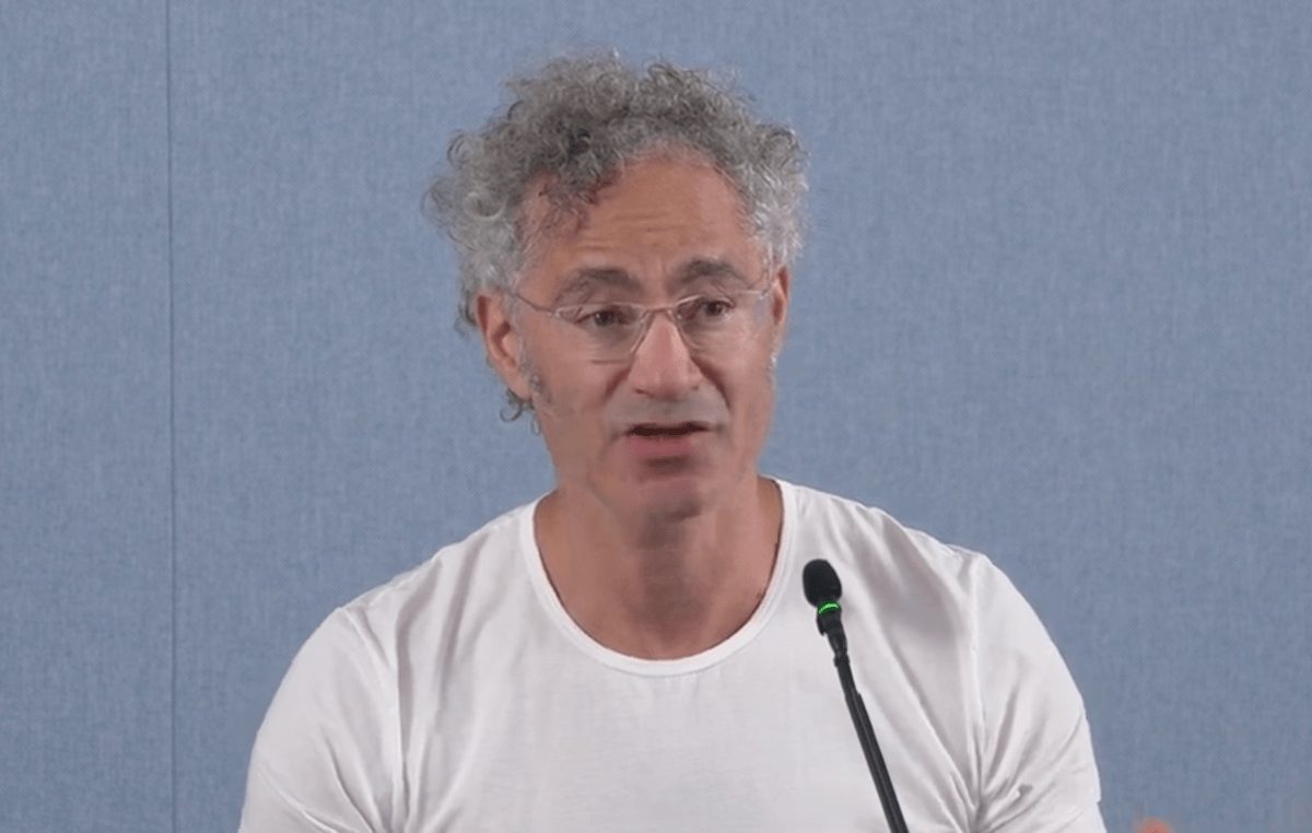 Palantir empoche 1,1 milliard de profit et traite l'IA de Palantir empoche 1,1 milliard de profit et traite l'IA de