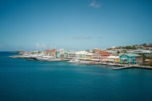 Saint-Barthélemy : 90 000 euros par habitant, le double de la France