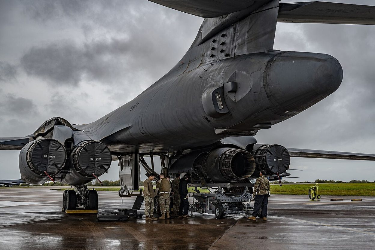 Alerte près de la base RAF Fairford : cinq hommes arrêtés, ce que l’on sait de l’enquête antiterroriste La police antiterroriste britannique a pris la direction de l’enquête ouverte près de la base RAF Fairford