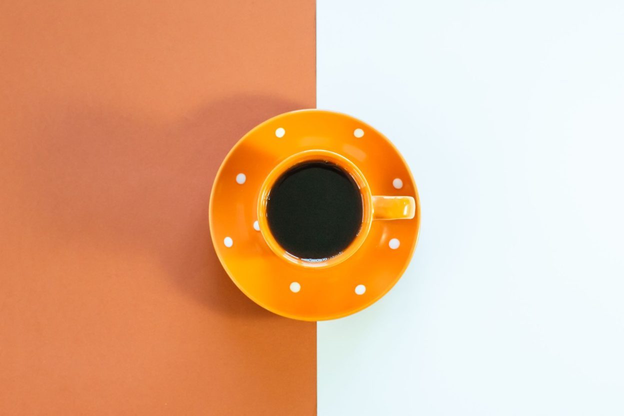 Café, microbiote et cerveau : une étude observe des effets après deux semaines d’arrêt puis une reprise Le café contient de la caféine, mais aussi de nombreux composés susceptibles d’interagir avec le microbiote intestinal