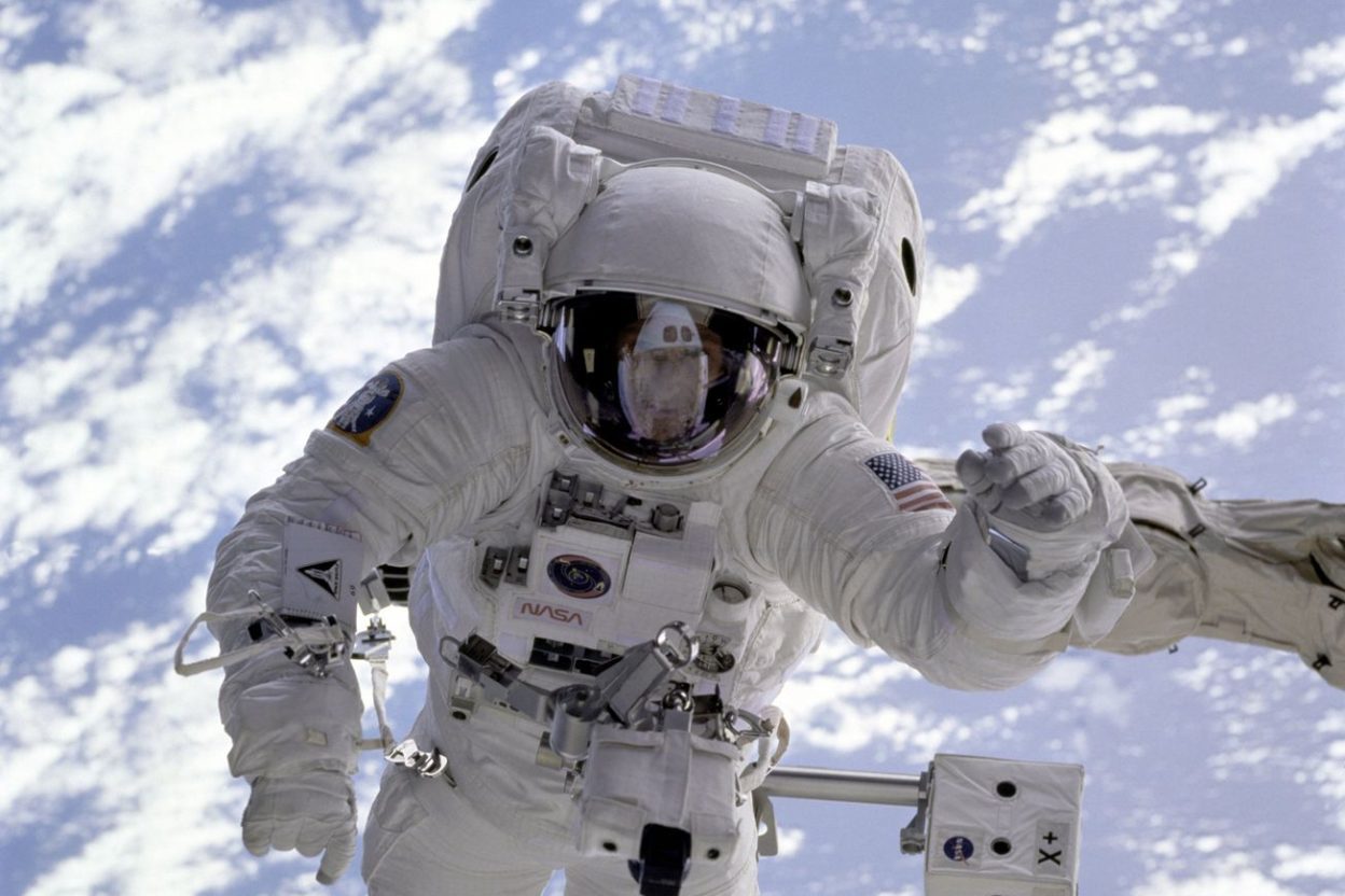 Constipation dans l’espace : une étude sur 52 astronautes pointe le rôle du transit intestinal ralenti La micropesanteur pourrait modifier le transit intestinal et l’activité du microbiote des astronautes