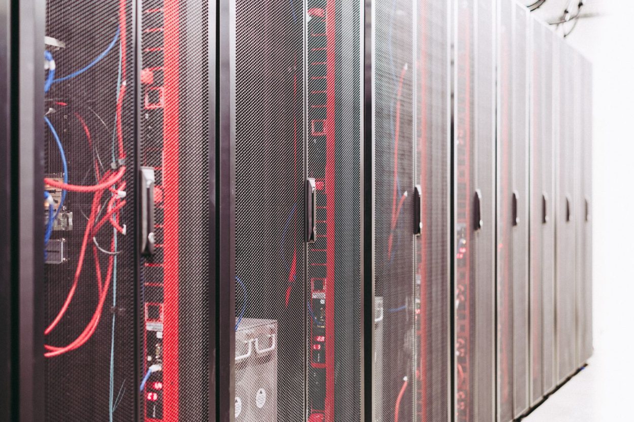 Datacenters en France : dès 1 MW, les groupes électrogènes sont soumis à la réglementation ICPE Les groupes électrogènes assurent notamment l’alimentation de secours des centres de données