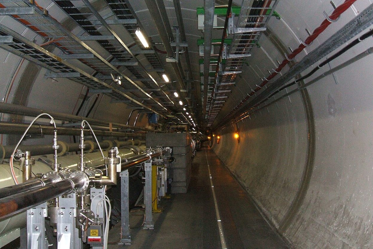 Des collisions passées au crible sans trouver de minitrou noir : ce que le CERN vient d’écarter La recherche de minitrous noirs se poursuit dans les données du CERN
