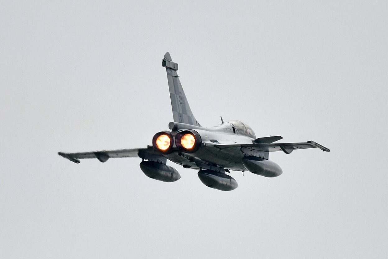 Deux algorithmes d’IA ont déjà volé à bord du Rafale : ce que Dassault prépare pour ses futurs avions de combat Un Rafale en vol, avion de combat conçu par Dassault Aviation