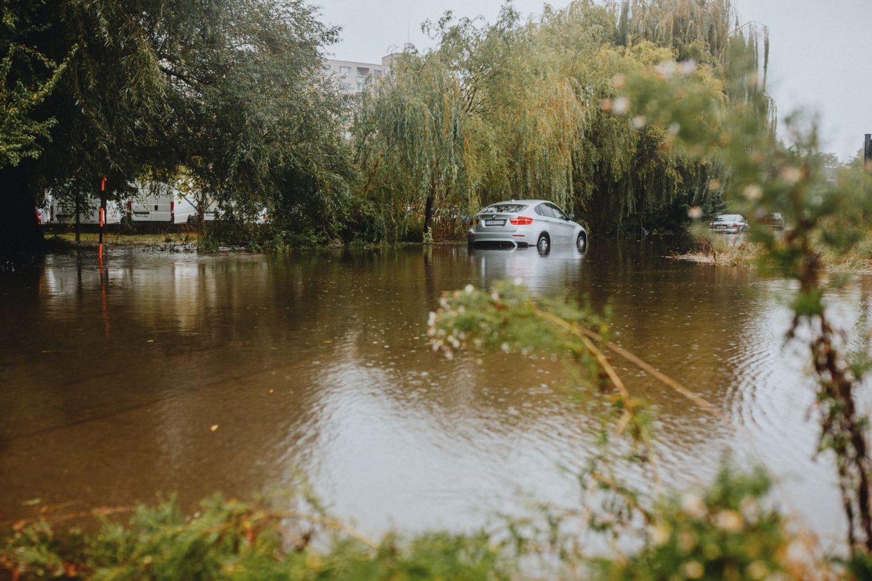 Inondations : pourquoi les digues ne suffisent pas et comment vérifier le risque autour de son logement Les digues réduisent certains débordements, mais ne suppriment pas le risque d’inondation