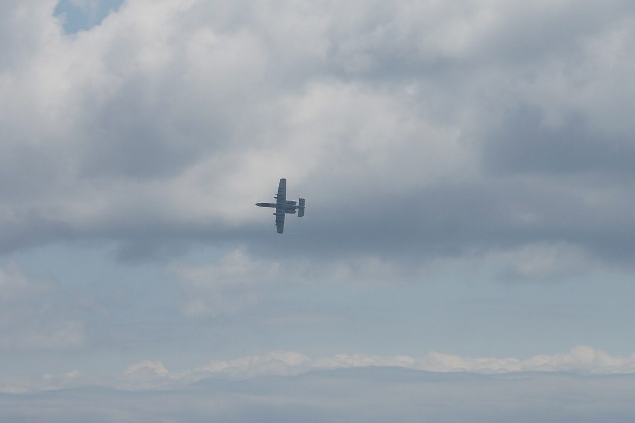 Le dernier A-10 jamais construit a bouclé l’ultime vol d’entraînement : une page se tourne à Nellis Un A-10 Thunderbolt II du 66th Weapons Squadron après son ultime vol d’entraînement à Nellis