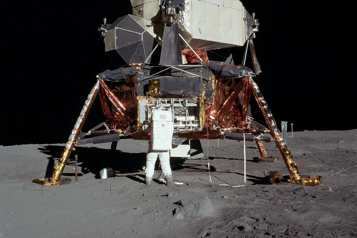 Quelques « bonnes places » au pôle Sud lunaire : la NASA durcit le jeu avec ses partenaires étrangers Jared Isaacman, administrateur de la NASA, défend une approche plus sélective des partenariats lunaires