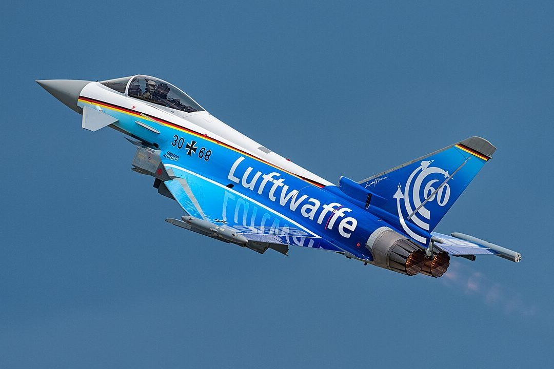 Un Eurofighter italien touché au sol, aucun militaire blessé : l’attaque qui inquiète l’Europe en Arabie Un Eurofighter F-2000A de l’armée de l’air italienne déployé au Moyen-Orient