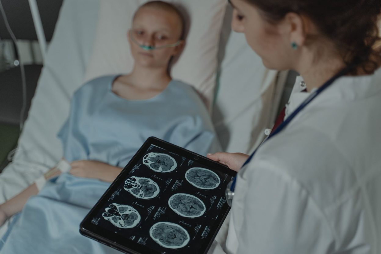Une greffe réalisée une semaine après l’AVC restaure la motricité : la piste des cellules souches chez la souris Des cellules souches humaines observées dans le cerveau d’une souris après un AVC
