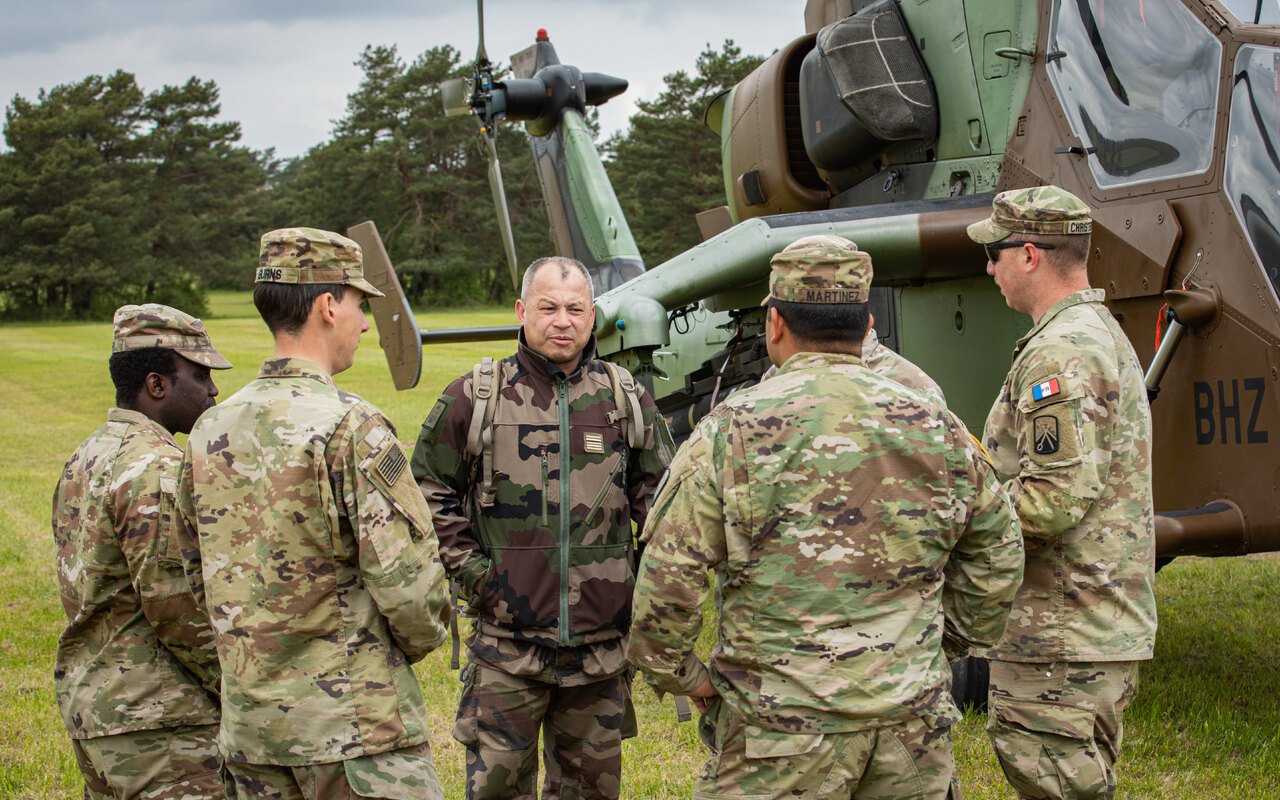 Le chef de l’armée de terre reconnaît une logistique « dans un état assez faible », au moment où la France veut commander des divisions alliées de l’OTAN d’ici 2030 Le chef de l’armée de terre reconnaît une logistique « dans un état assez faible », au moment où la France veut commander des divisions alliées de l’OTAN d’ici 2030