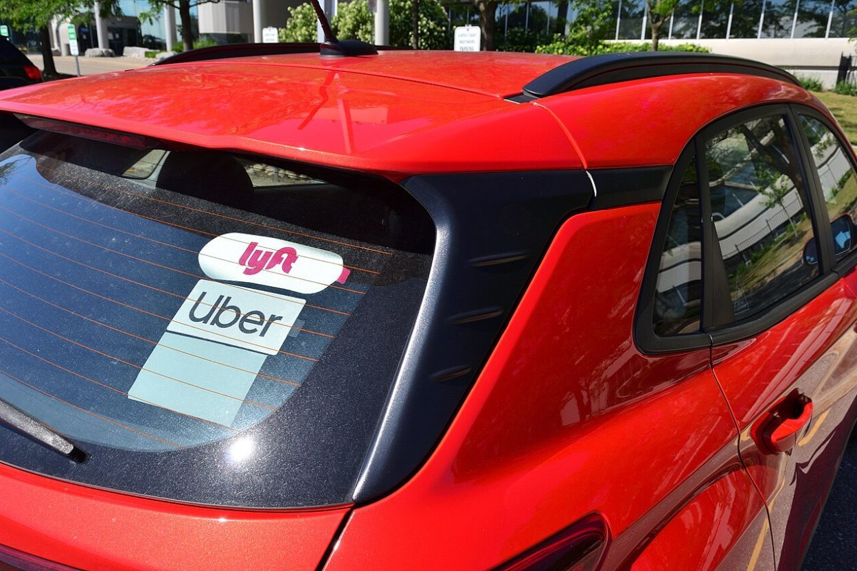 Chauffeurs VTC en France : pourquoi l’accord à 272,5 millions de dollars de Lyft ne change pas leur statut En France, le statut des chauffeurs VTC dépend du droit français et des conditions réelles d’exercice de leur activité