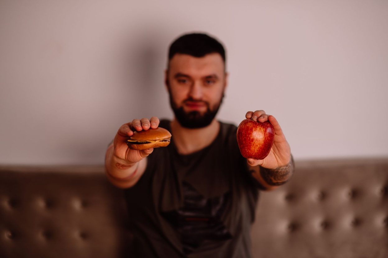 Dépression : réduire les aliments ultra-transformés peut-il vraiment améliorer les symptômes ? Réduire les aliments ultra-transformés peut s’inscrire dans une alimentation équilibrée, sans remplacer les soins contre la dépression