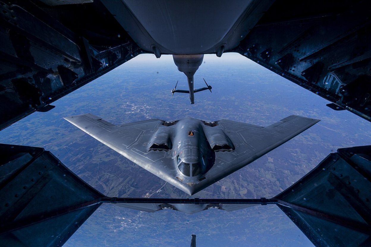 Des avions ravitailleurs américains proposés en Afrique du Nord : ce que l'on sait du projet et du rôle français Un KC-10A Extender de l'US Air Force en mission au-dessus de l'Arabie saoudite, le 8 juin 2023. Crédit : US Air Force / Staff Sgt. Frank Rohrig
